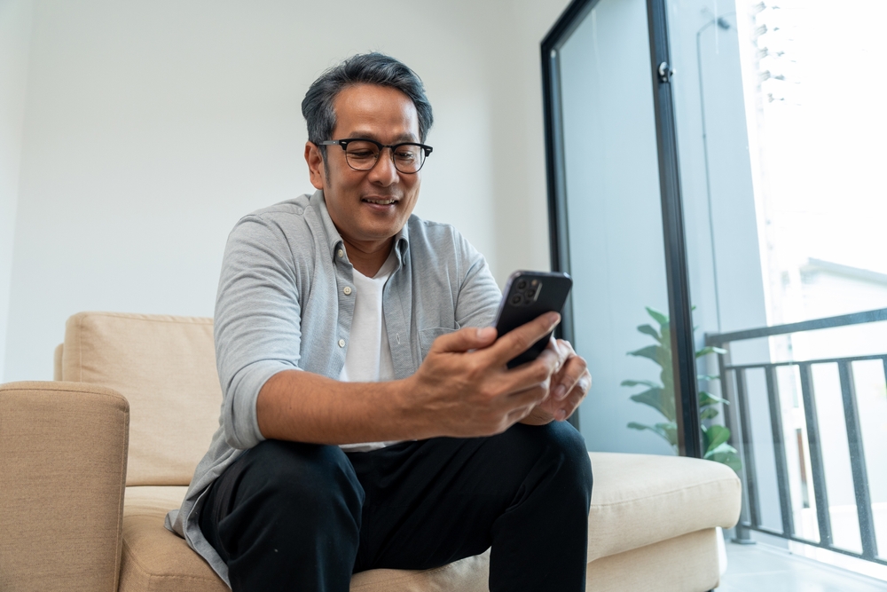 Rehab That Allows Cell Phones: Why Crosspointe Recovery Keeps You Connected